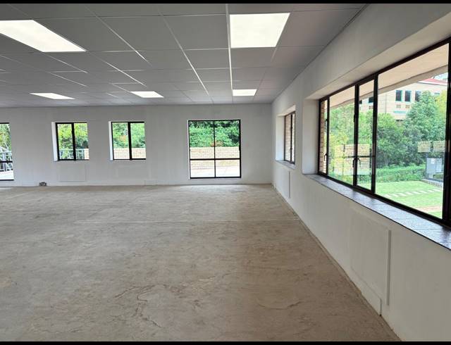 279M² OFFICE TO LET IN VORNA VALLEY